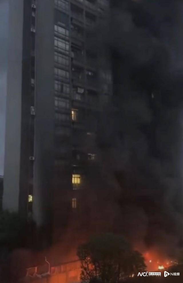 东莞一小区逾百辆电动自行车烧毁<strong></p>
<p>齐鲁原油</strong>！住户睡梦中被叫醒撤离逃生