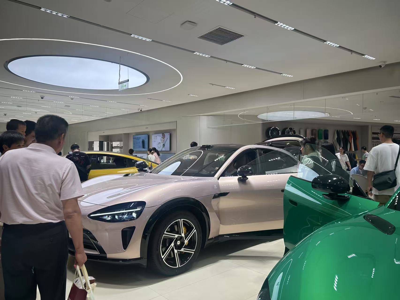小米YU7上市72小时：“锁单+1”刷屏工作群<strong></p>
<p>齐鲁原油</strong>，提车时间最长超一年，雷军直面“产能挑战”？