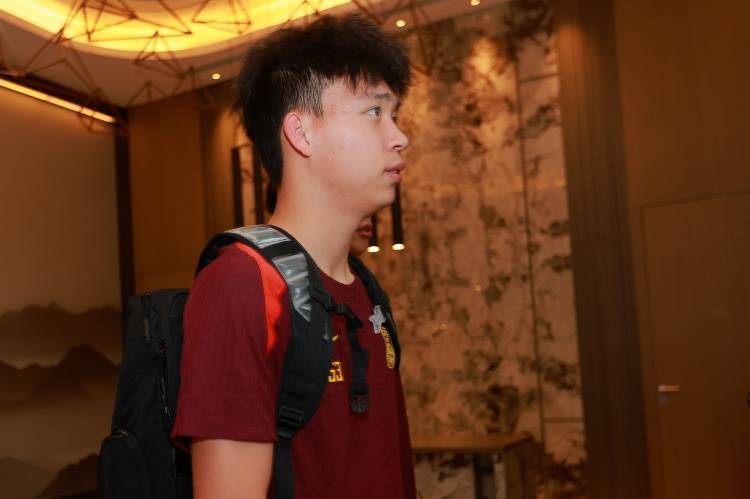 刘建宏：中国足球已是亚洲三流<strong></p>
<p>原油的价格走势</strong>，好苗子赶紧去欧洲联赛