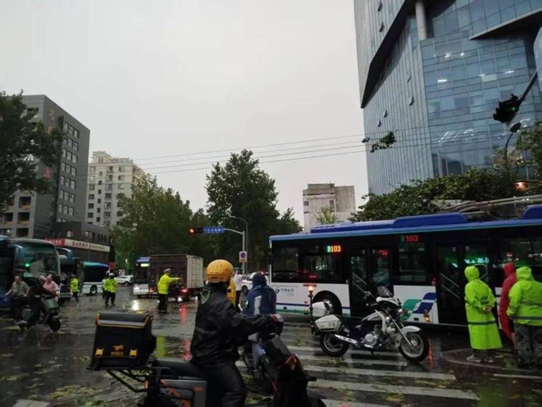 山东下<strong></p>
<p>原油的价格走势</strong>了424个大明湖：多地出现暴雨