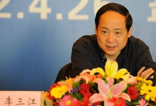 退休8年<strong></p>
<p>原油期货公司</strong>，李三江被查