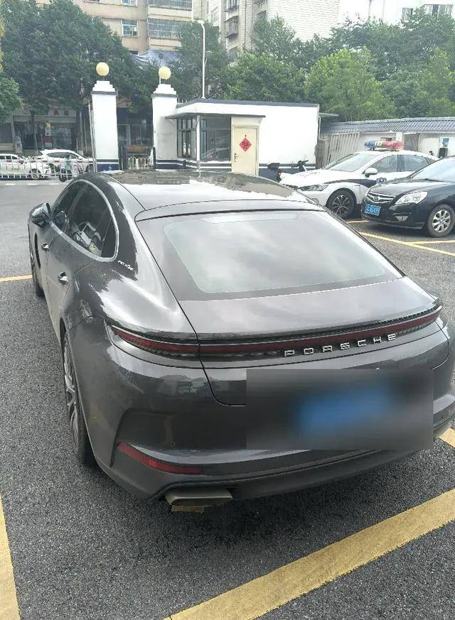离奇<strong></p>
<p>原油沙</strong>！昆明一辆140万的保时捷在停车场凭空消失