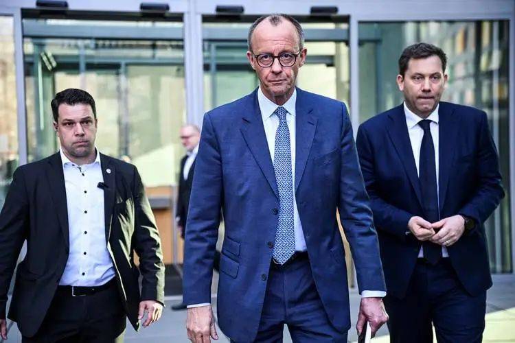 默茨还没访华就甩脸色<strong></p>
<p>原油沙</strong>,24小时内,德国传出2大消息!中方可不惯着