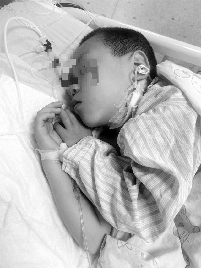 湖南一家6口误食毒蘑菇<strong></p>
<p>原油期货代码</strong>，5岁男童不幸去世