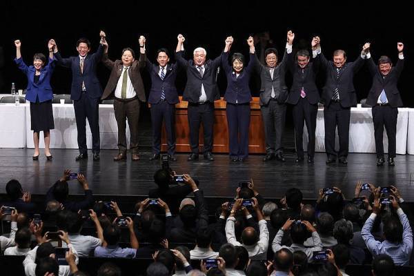 日媒：石破茂有意继续担任日本首相<strong></p>
<p>原油挥发</strong>，但自民党内部不满情绪日益加深