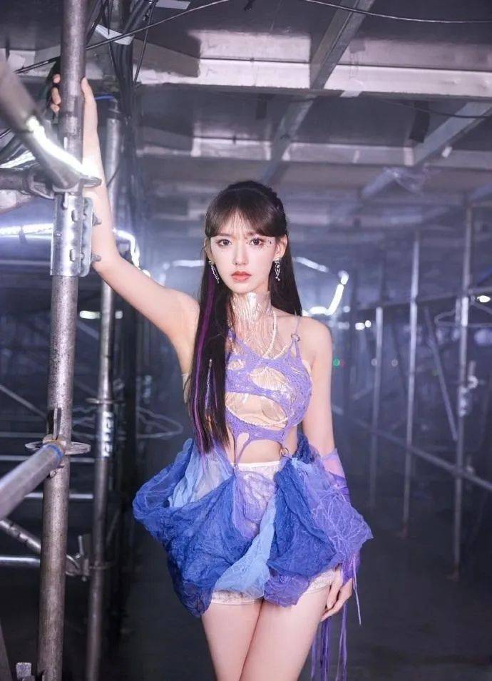 女演员自曝患精神疾病<strong></p>
<p>原油挥发</strong>，“不想让所有人都来可怜我”