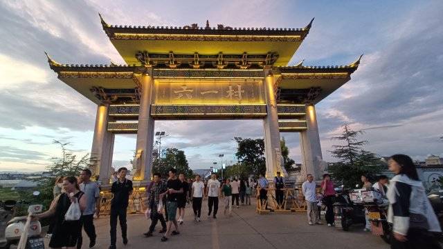重达15吨<strong></p>
<p>原油挥发</strong>！玉溪通海燃起巨型火把