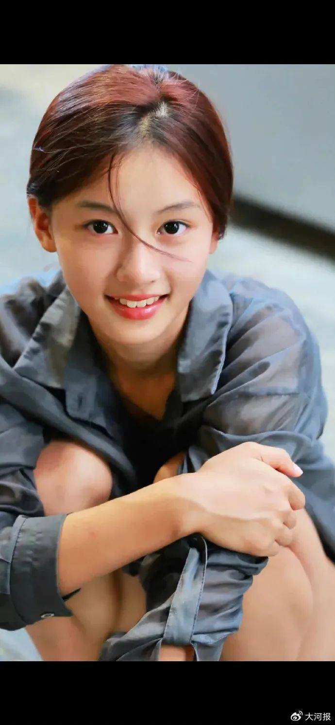 15岁女孩七七1分钟视频报价1万<strong></p>
<p>原油开户条件</strong>，因神似张柏芝走红，七七妈妈曾称以学业为由拒绝于正邀约