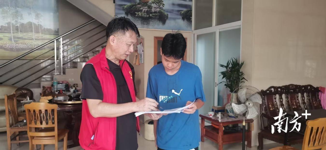 顺德超3300名党员干部下沉一线<strong></p>
<p>原油暴跌的原因</strong>，党群联动打响蚊媒防控歼灭战
