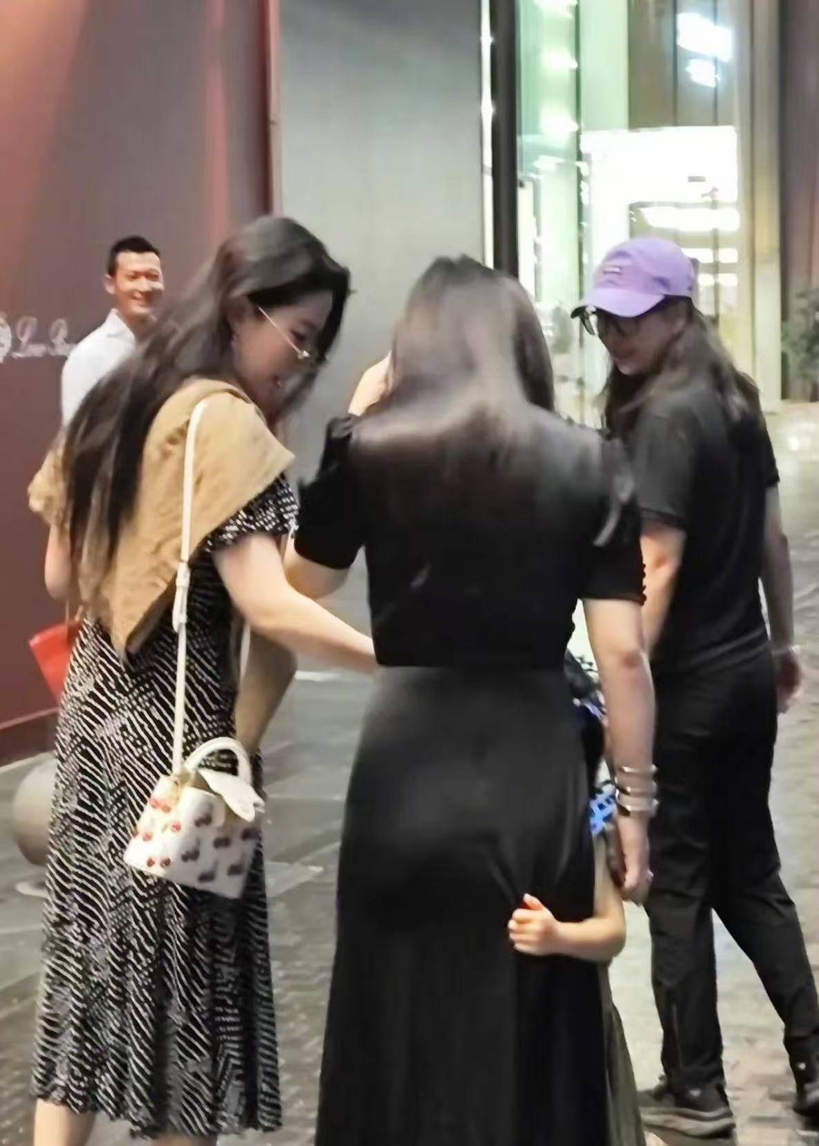 从“白幼瘦”到“气血感”<strong></p>
<p>原油期货如何</strong>，审美标准终于“健康”了？