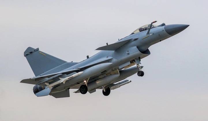 买不到F-35<strong></p>
<p>油面</strong>，不愿意买枭龙，不敢买歼-10，土耳其只能买台风了？