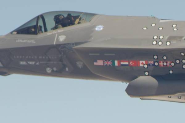 买不到F-35<strong></p>
<p>油面</strong>，不愿意买枭龙，不敢买歼-10，土耳其只能买台风了？