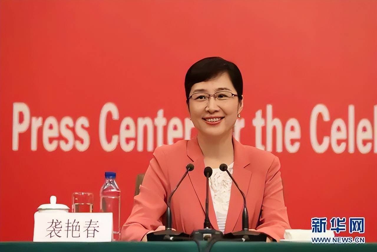 因工作变动调离山东<strong></p>
<p>油面</strong>，张宏伟、袭艳春辞去省委委员职务