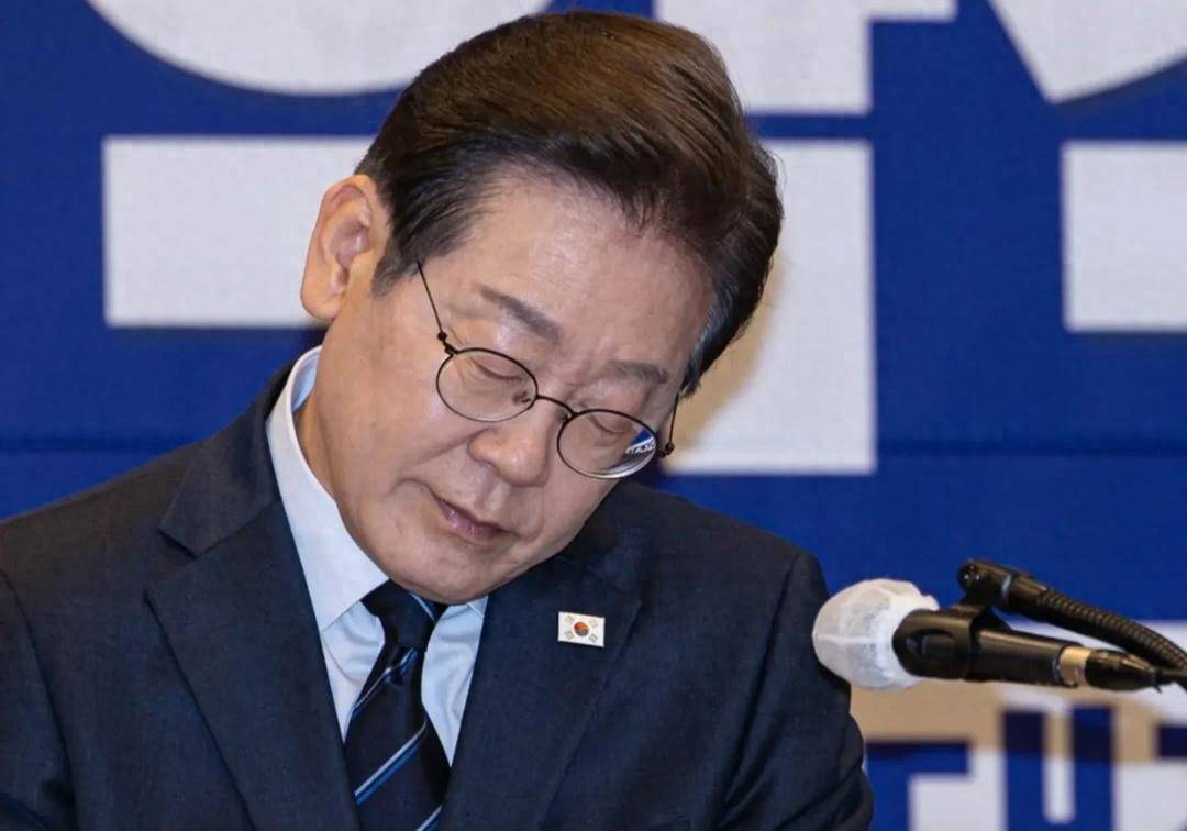 中国驻韩大使馆遭到袭击<strong></p>
<p>油面</strong>，韩国警方对此视而不见，李在明为何选择保持“沉默”？