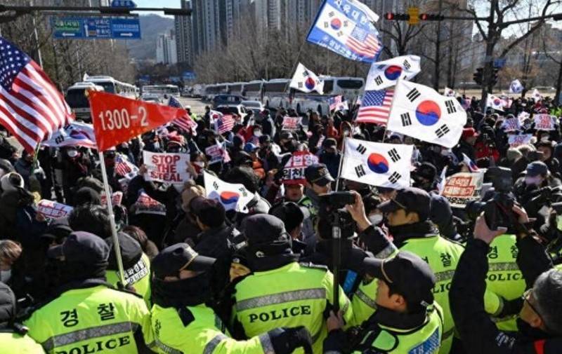 中国驻韩大使馆遭到袭击<strong></p>
<p>油面</strong>，韩国警方对此视而不见，李在明为何选择保持“沉默”？