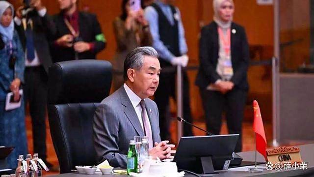 拒绝中方邀请后<strong></p>
<p>油面</strong>，韩外长深夜致电北京，王毅三句话点破韩方小心思