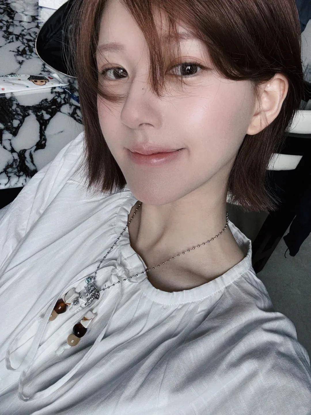 怒撕经纪公司后赵露思开启直播<strong></p>
<p>美原油走势分析</strong>，同款花卷、包包都卖爆