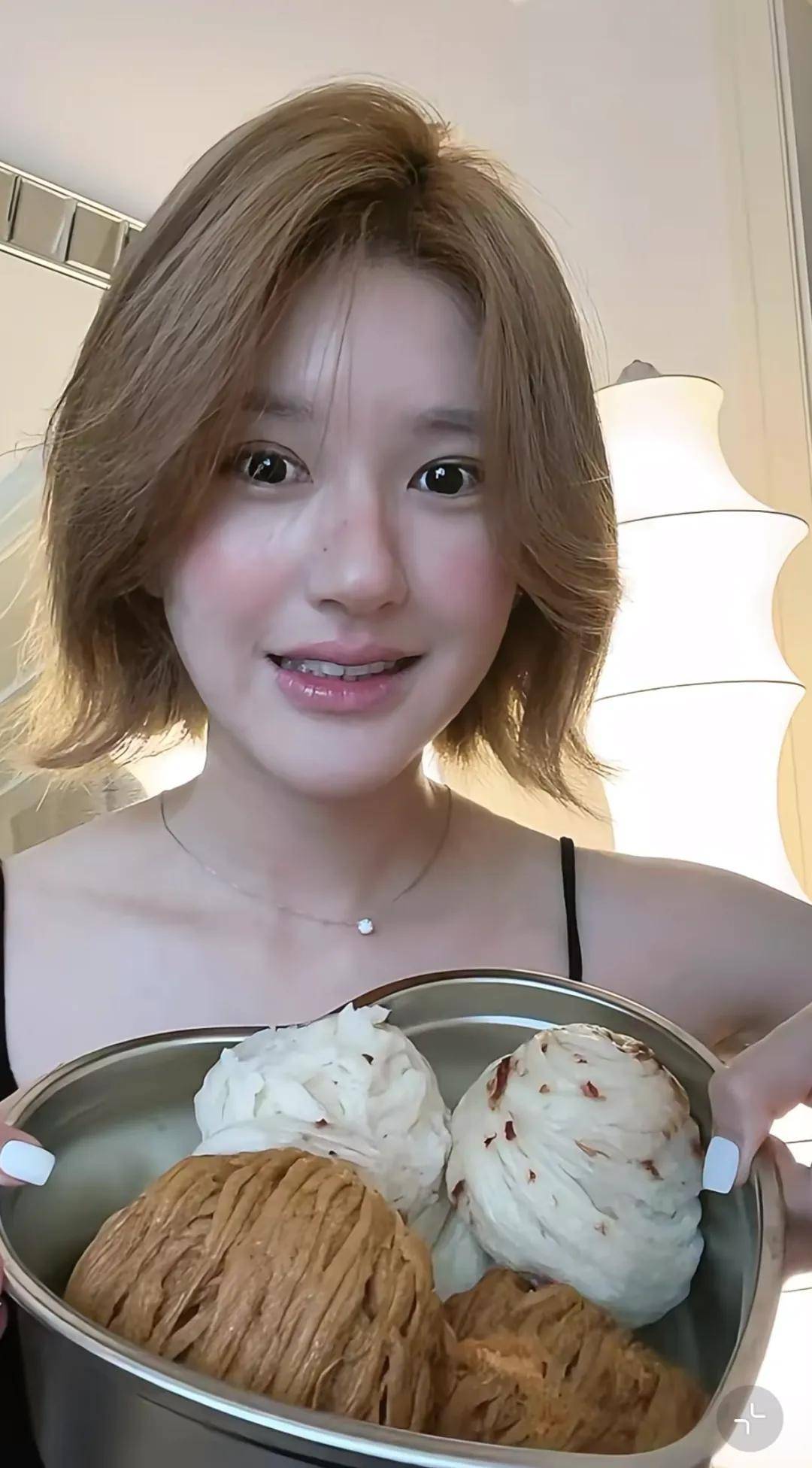 怒撕经纪公司后赵露思开启直播<strong></p>
<p>美原油走势分析</strong>，同款花卷、包包都卖爆