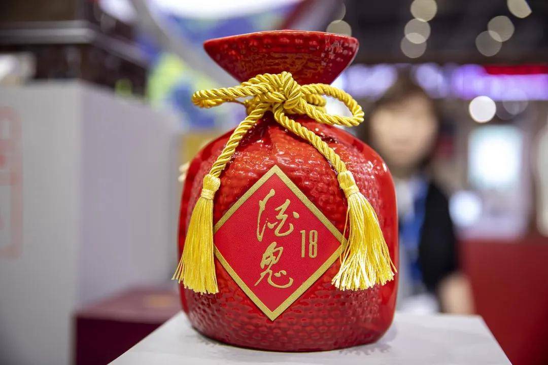一瓶200元<strong></p>
<p>美原油走势分析</strong>，黄牛涌入胖东来抢酒