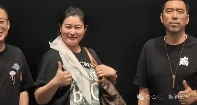 从爆红到突然消失好几年<strong></p>
<p>原油与石油</strong>，再出现已经胖到大家不敢认了？