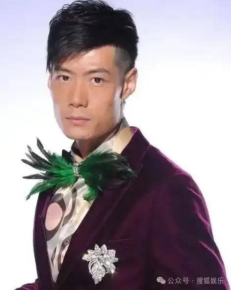 从爆红到突然消失好几年<strong></p>
<p>原油与石油</strong>，再出现已经胖到大家不敢认了？