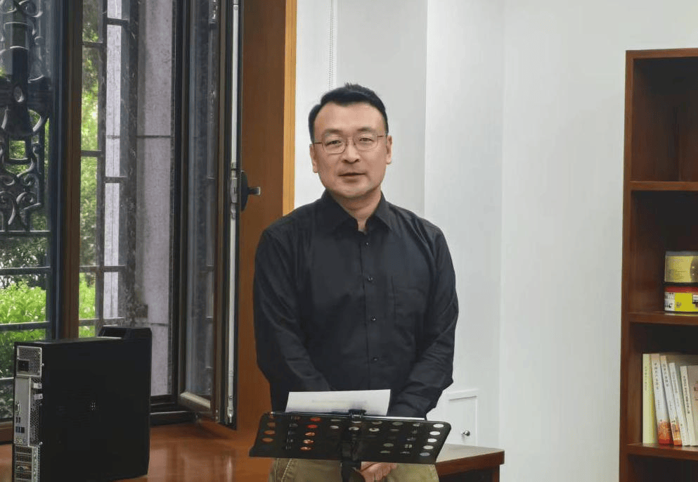 杨光已任陕西省委组织部副部长、省委编办主任<strong></p>
<p>国际原油趋势</strong>，此前在财政部工作