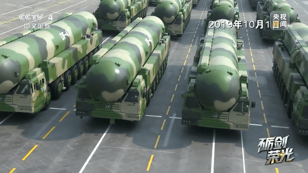解放军目前对外公布的最先进武器系统之一<strong></p>
<p>正规原油平台</strong>！央视揭秘