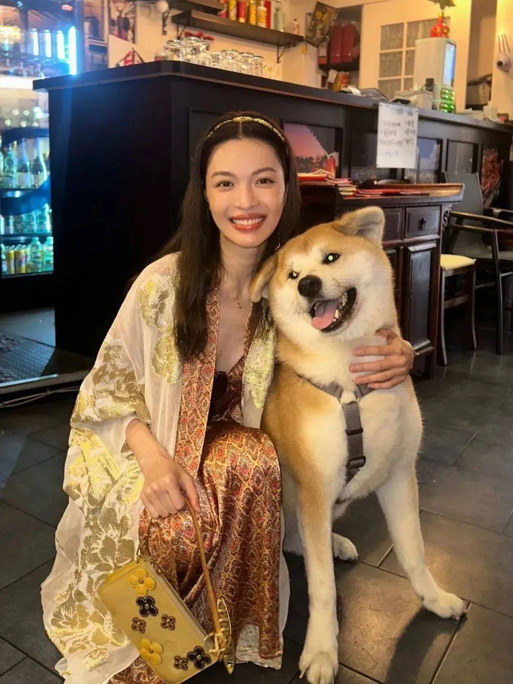 质感女人怎么都在穿这个颜色<strong></p>
<p>正规原油平台</strong>？