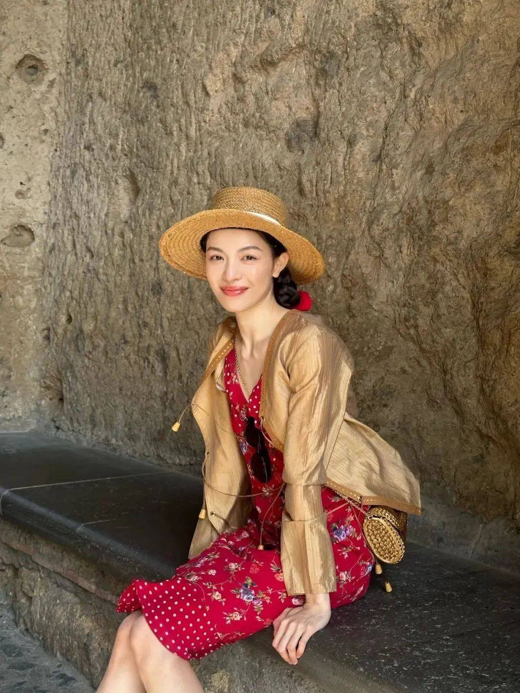 质感女人怎么都在穿这个颜色<strong></p>
<p>正规原油平台</strong>？