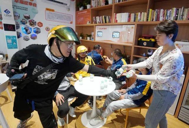 社保重大改革<strong></p>
<p>正规原油平台</strong>，要把就业放第一