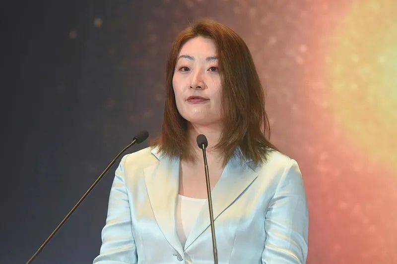 专访宗馥莉：<strong></p>
<p>正规原油平台</strong>我不会因为风波改变方向