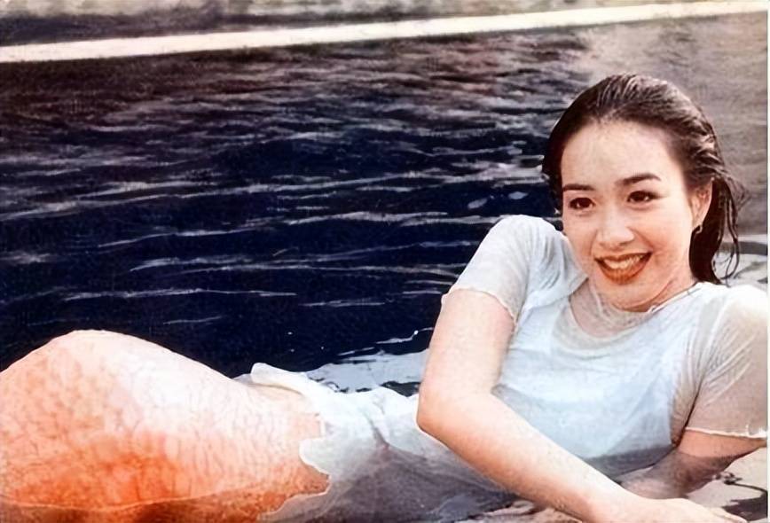 考古|张伦硕称张维伊像以前的自己 <strong></p>
<p>正规原油平台</strong>，曾娶大11岁钟丽缇被嘲，如今成为重组家庭中教科书般的男人？