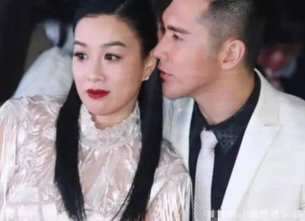 考古|张伦硕称张维伊像以前的自己 <strong></p>
<p>正规原油平台</strong>，曾娶大11岁钟丽缇被嘲，如今成为重组家庭中教科书般的男人？