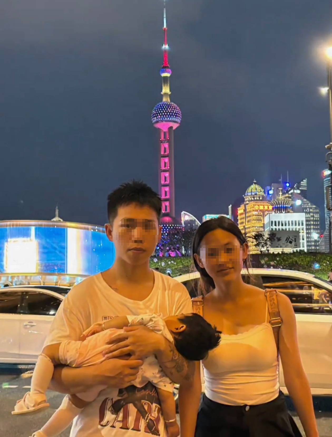 奶奶在哭<strong></p>
<p>原油价值</strong>，宝宝在笑！40天女婴重病，00后父亲割肝救女，术后这一幕让网友泪奔