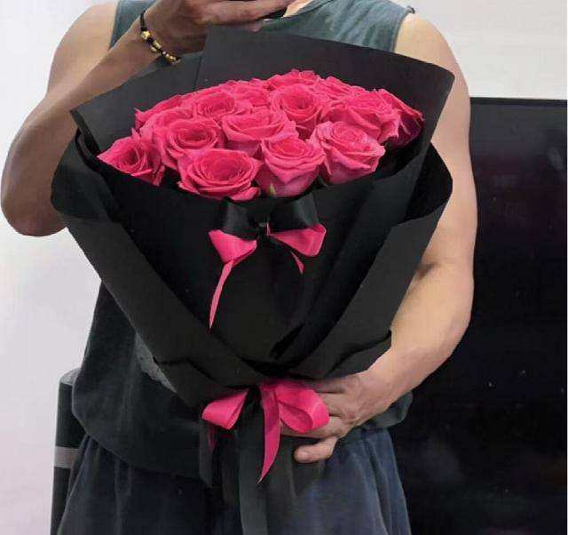 七夕不送玫瑰改送花菜<strong></p>
<p>原油价值</strong>！这一届年轻人“反套路”重新定义浪漫
