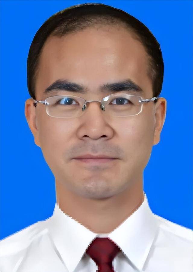 4位副市长履新<strong></p>
<p>原油价值</strong>，卸任两年后他再任此职