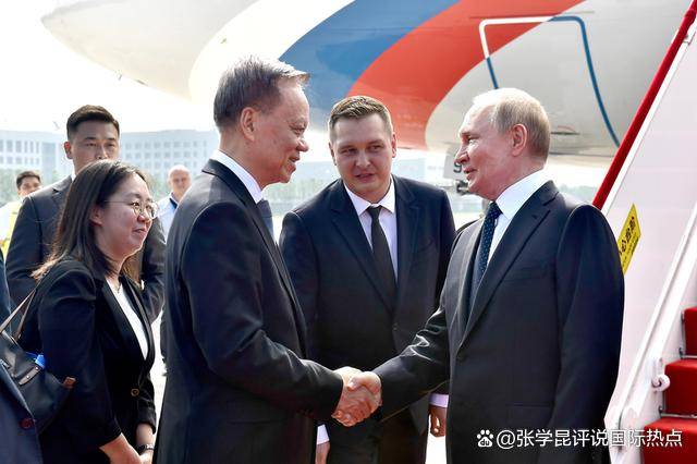 普京抵达第一站<strong></p>
<p>美国原油指数</strong>，金正恩随后就到，中方给2人准备的位置十分特殊