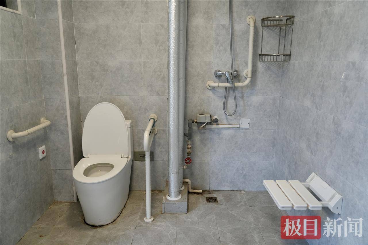 “玻璃娃娃”田艳青踏入武大校园！校方准备无障碍宿舍<strong></p>
<p>美国原油指数</strong>，母亲能同寝陪读