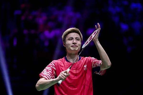 祝贺！石宇奇2比1逆转昆拉武特<strong></p>
<p>美国原油指数</strong>，获得羽毛球世锦赛男单冠军！