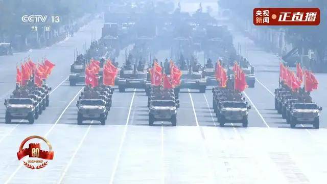 不装了<strong></p>
<p>原油</strong>！一口气看完九三大阅兵武器装备！谁说我们一个也不认识？