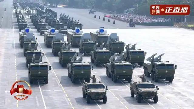 不装了<strong></p>
<p>原油</strong>！一口气看完九三大阅兵武器装备！谁说我们一个也不认识？