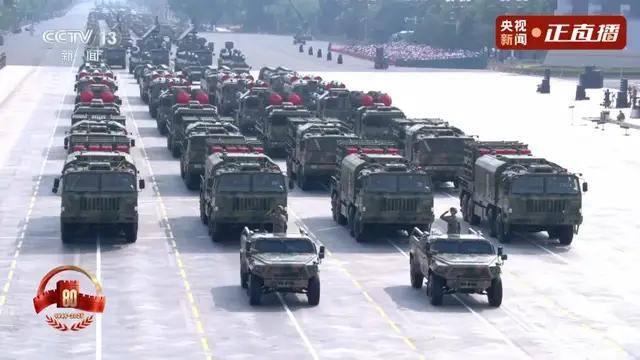 不装了<strong></p>
<p>原油</strong>！一口气看完九三大阅兵武器装备！谁说我们一个也不认识？