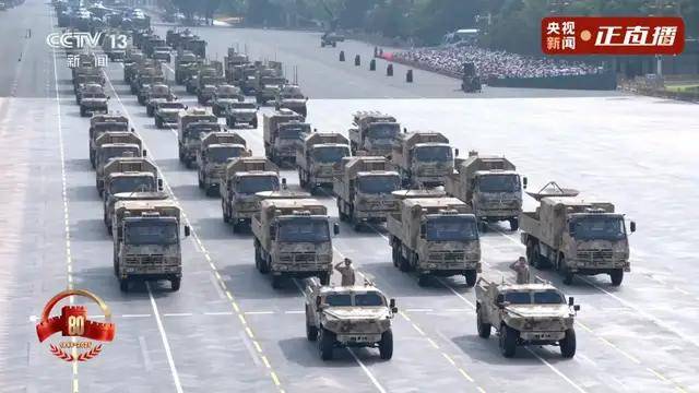 不装了<strong></p>
<p>原油</strong>！一口气看完九三大阅兵武器装备！谁说我们一个也不认识？