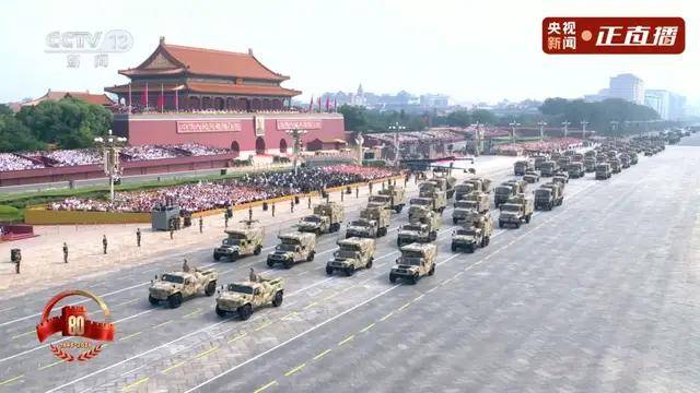 不装了<strong></p>
<p>原油</strong>！一口气看完九三大阅兵武器装备！谁说我们一个也不认识？