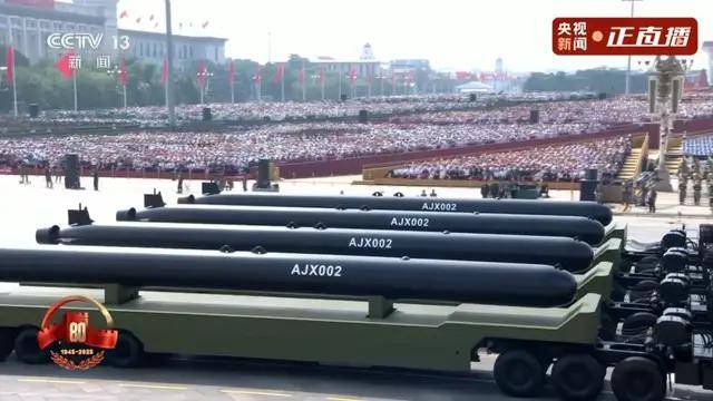 不装了<strong></p>
<p>原油</strong>！一口气看完九三大阅兵武器装备！谁说我们一个也不认识？