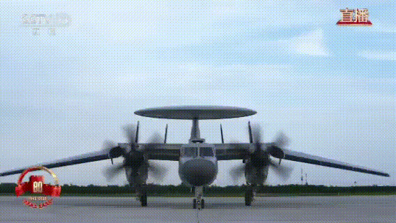 不装了<strong></p>
<p>原油</strong>！一口气看完九三大阅兵武器装备！谁说我们一个也不认识？