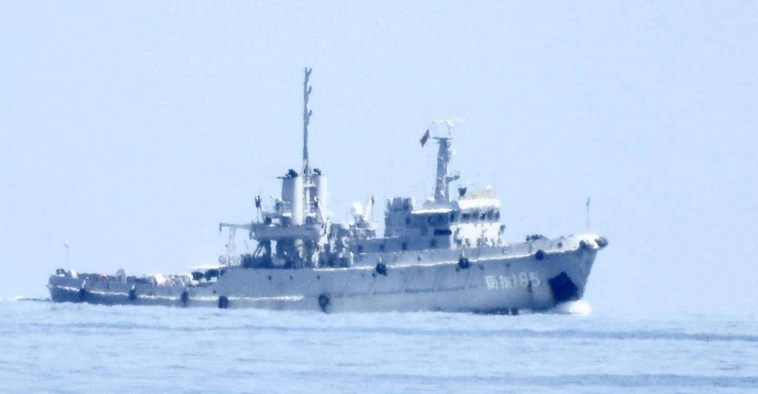菲律宾哪来的胆子？菲军舰到位<strong></p>
<p>原油</strong>，做好击沉准备，应对中方拖船动手