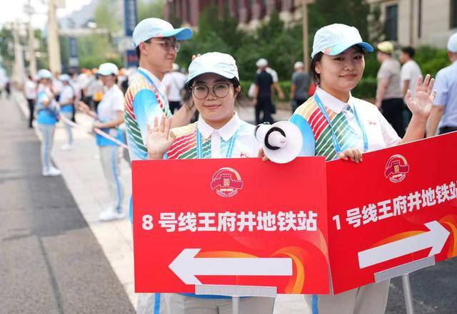 4万余名观礼人员50分钟内快速疏散<strong></p>
<p>原油</strong>，参加招待会的嘉宾半小时内完成转场