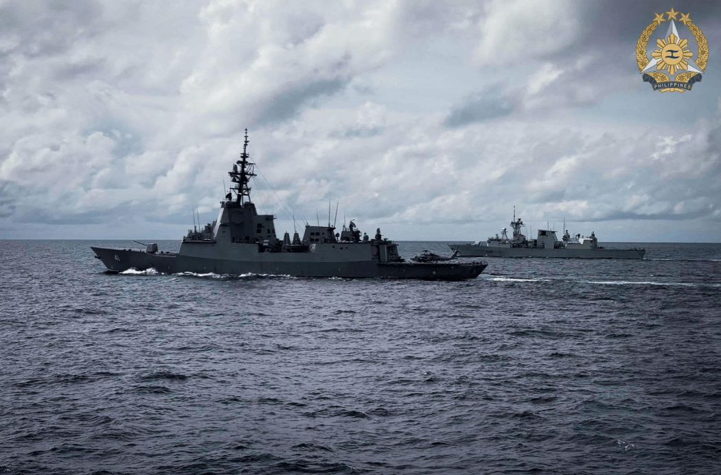 海峡爆发激烈对峙<strong></p>
<p>原油期货价格走势</strong>,外军直升机冲向直十,下一刻却彻底老实了!