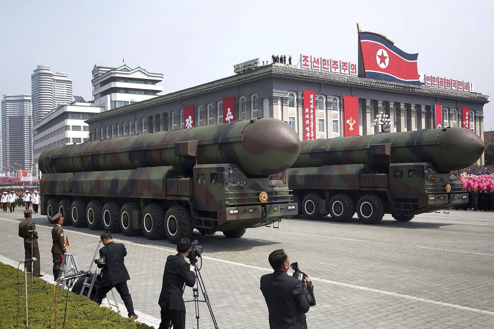 美海豹特种兵突袭胡塞<strong></p>
<p>原油的外汇</strong>，7500万美元战机坠毁，开火杀死30名也门人